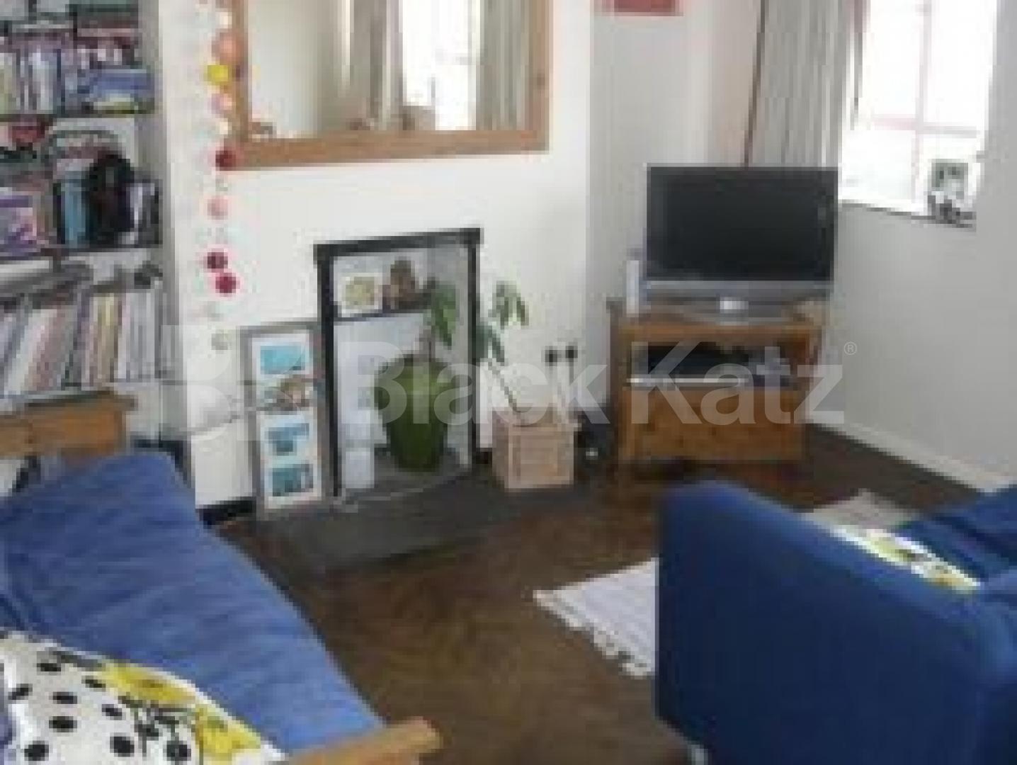 			AMAZING VALUE FOR MONEY!!!, 3 Bedroom, 1 bath, 1 reception Flat			 Carysfort Road, CROUCH END N8